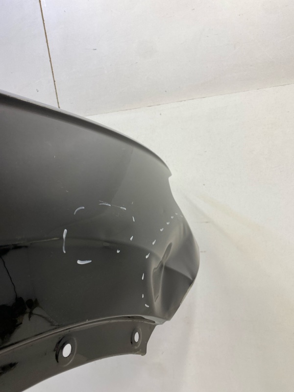 Крыло переднее правое