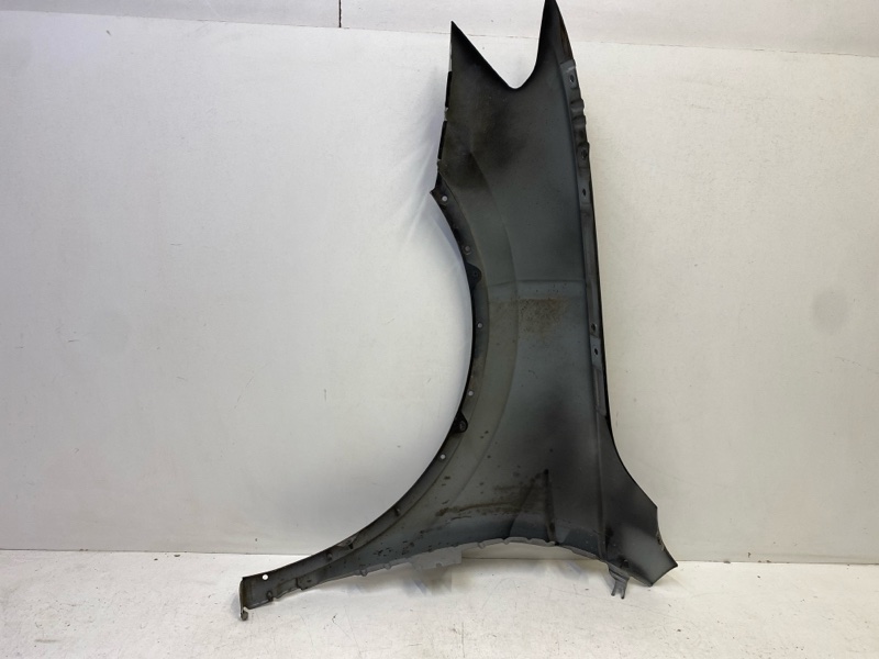 Крыло переднее правое