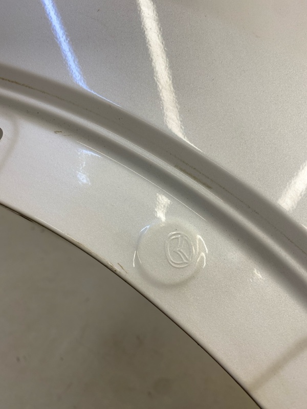 Крыло переднее правое