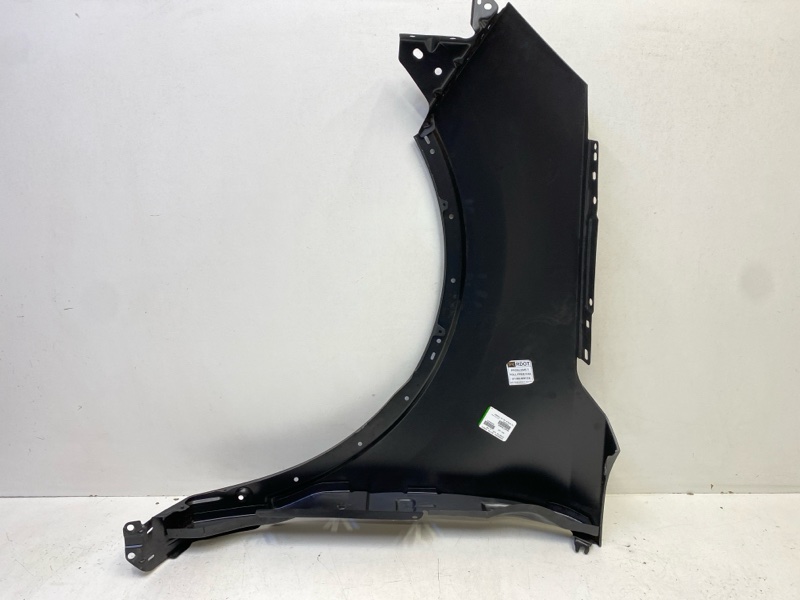 Крыло переднее правое