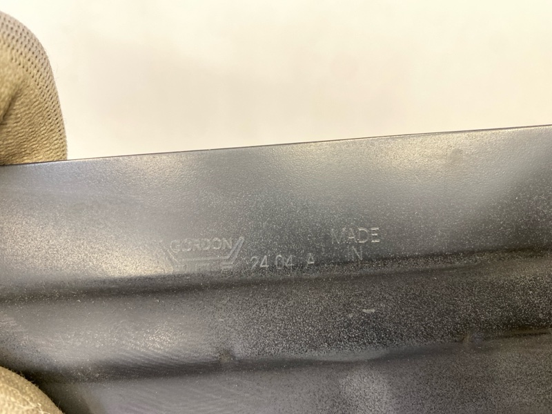 Крыло переднее правое