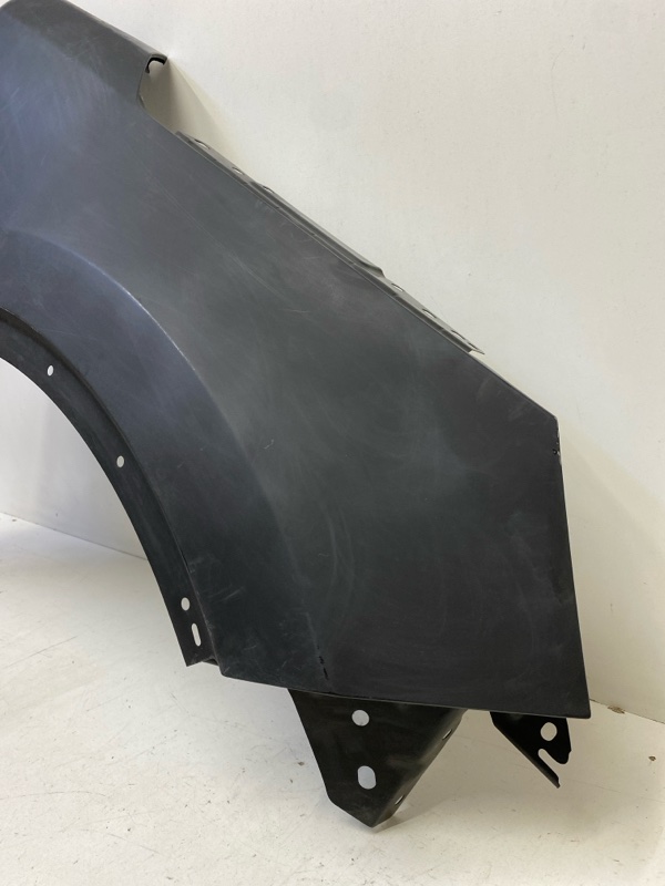 Крыло переднее правое