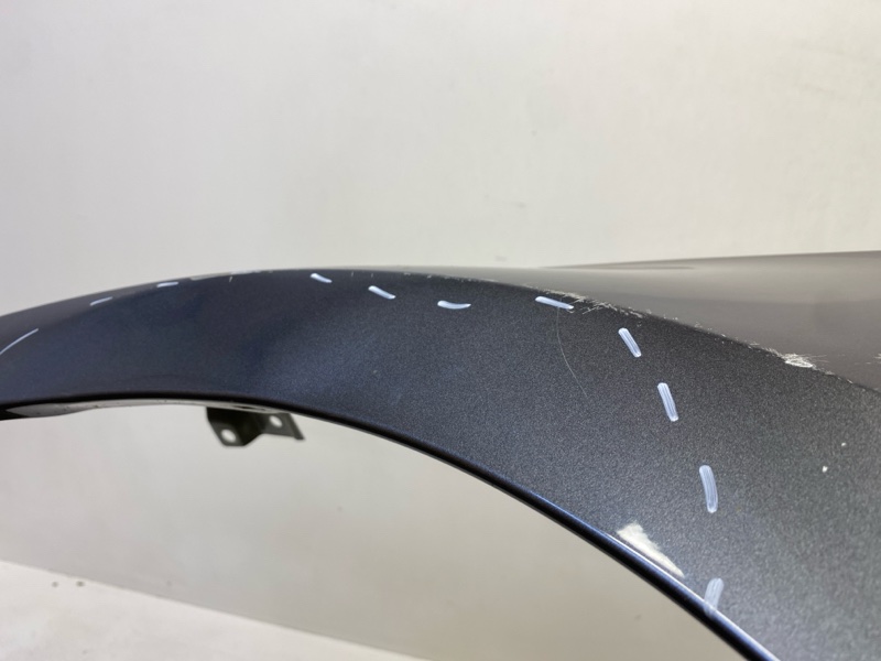 Крыло переднее левое