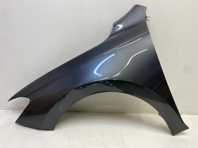 Крыло переднее левое