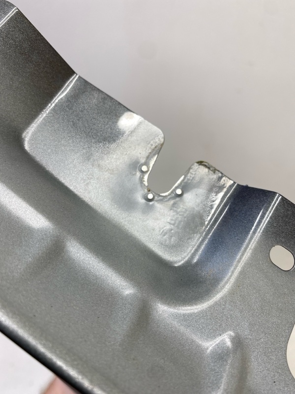 Крыло переднее левое