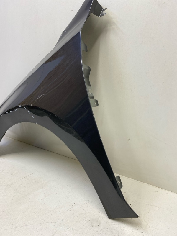 Крыло переднее левое