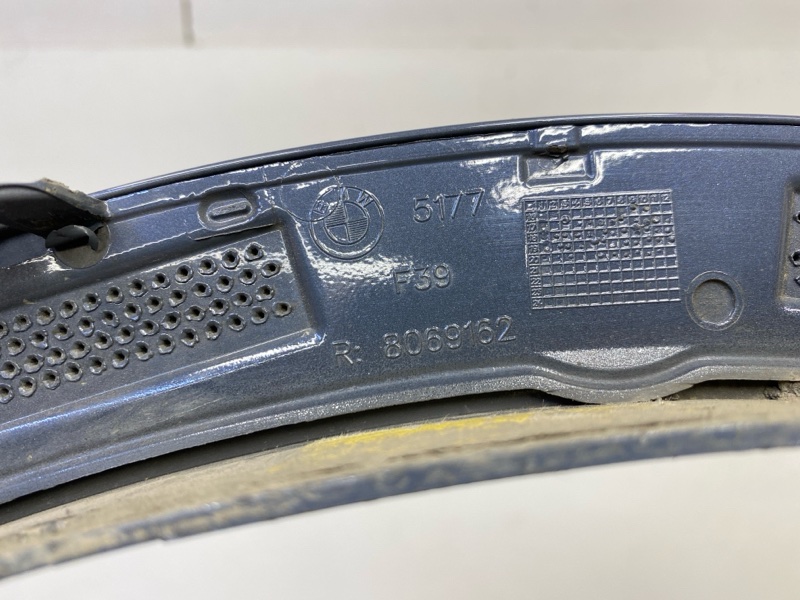 Накладка переднего крыла правого