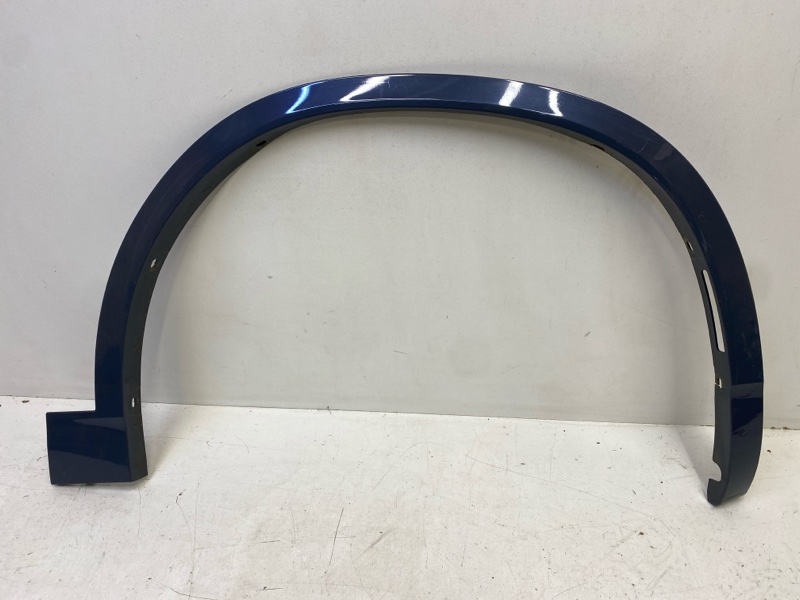 Накладка переднего крыла правого