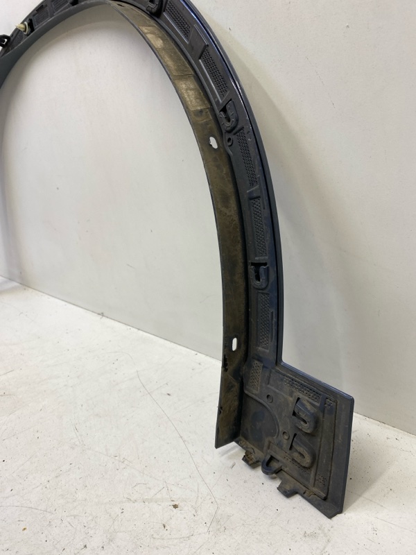 Накладка переднего крыла правого