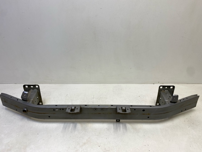 Усилитель переднего бампера