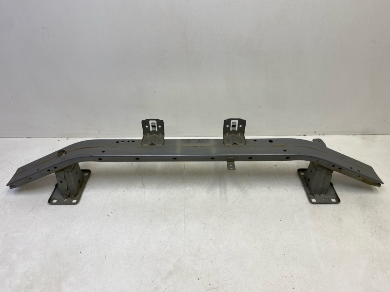 Усилитель переднего бампера