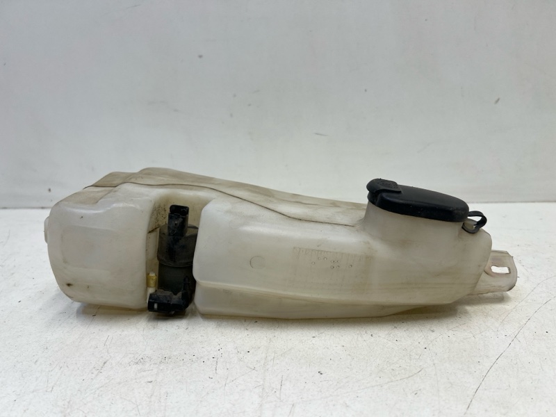 Бачок омывателя лобового стекла