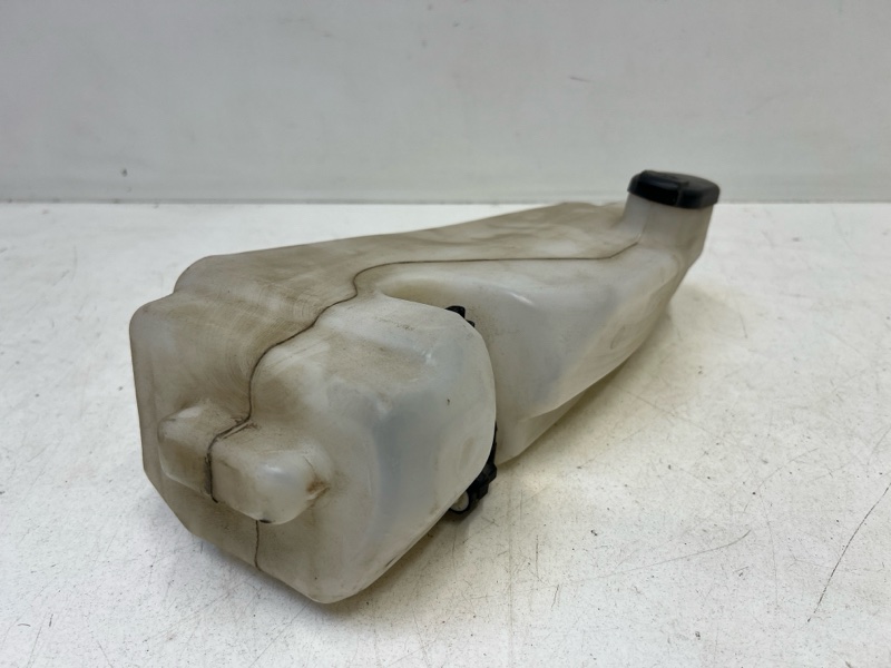 Бачок омывателя лобового стекла