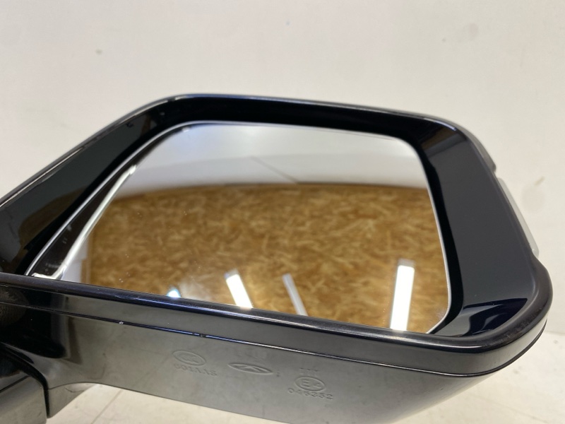 Зеркало правое электрическое