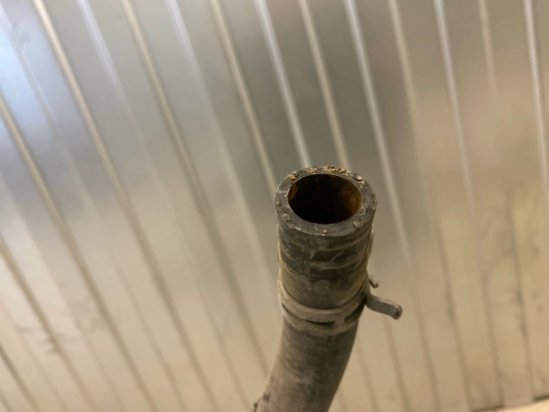 Трубка топливная