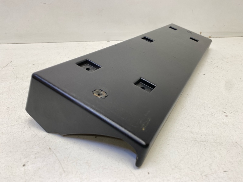 Накладка переднего бампера под номер