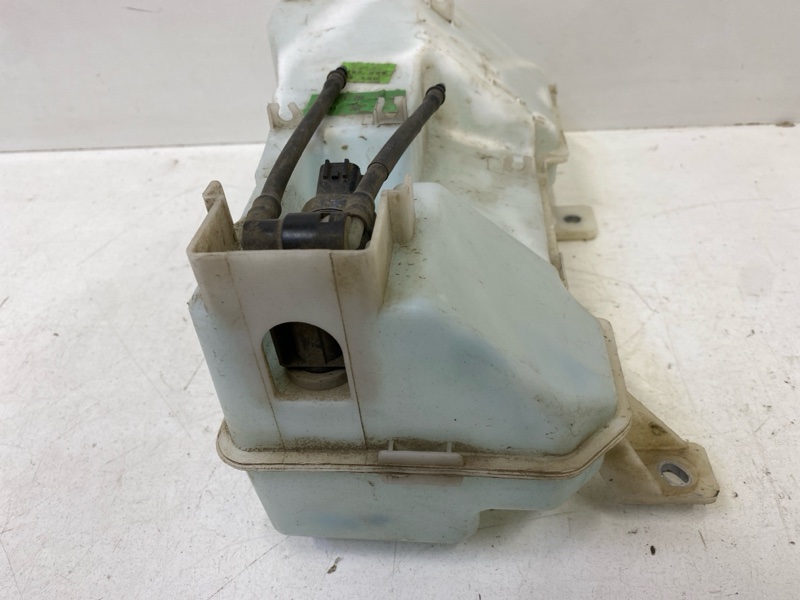 Бачок омывателя лобового стекла