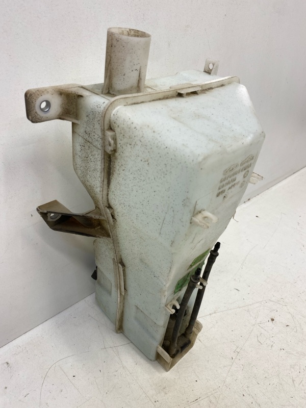 Бачок омывателя лобового стекла