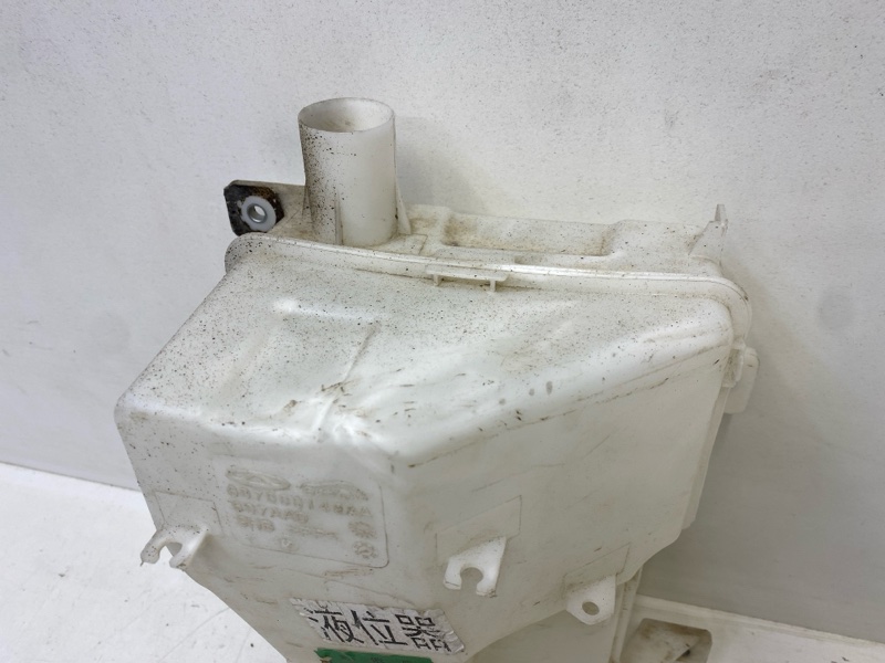 Бачок омывателя лобового стекла