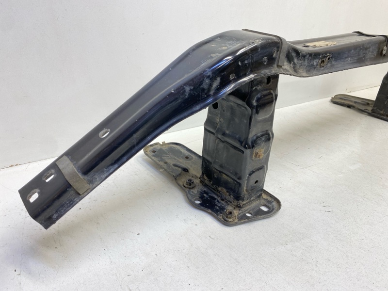 Усилитель переднего бампера