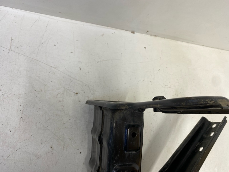 Усилитель переднего бампера