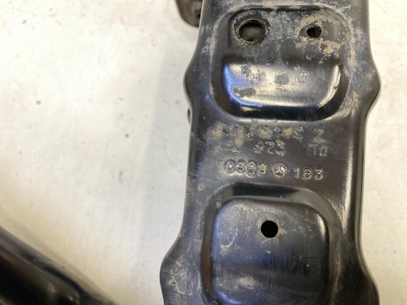 Усилитель переднего бампера