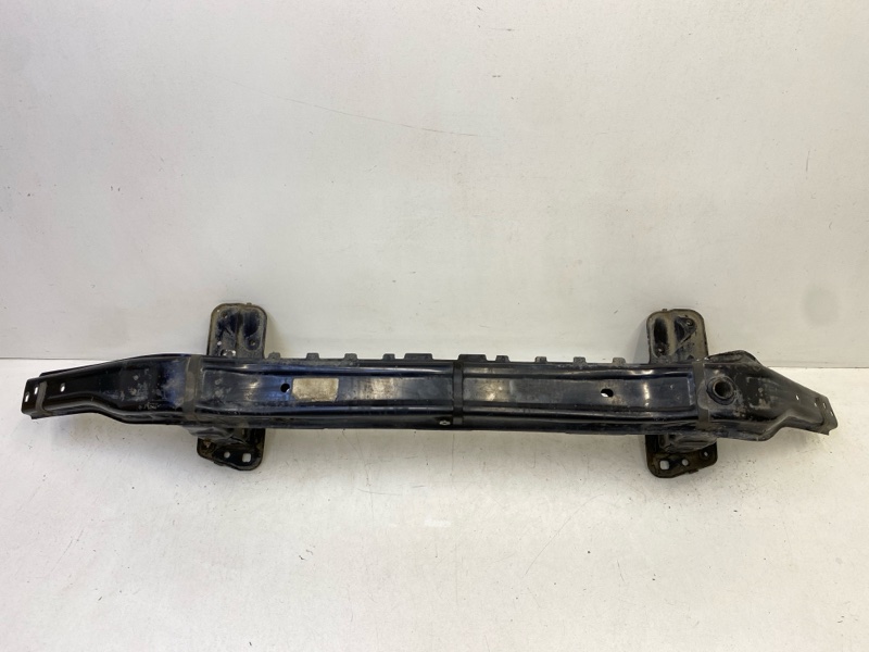 Усилитель переднего бампера