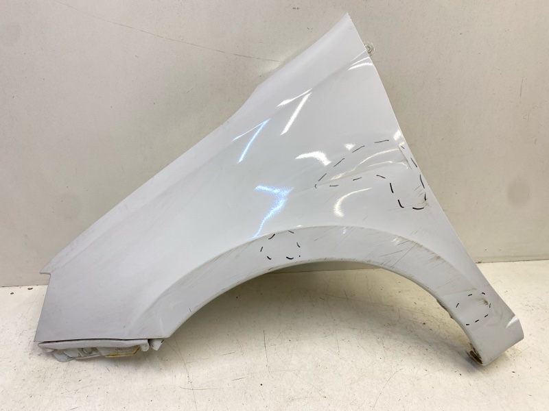 Крыло переднее левое