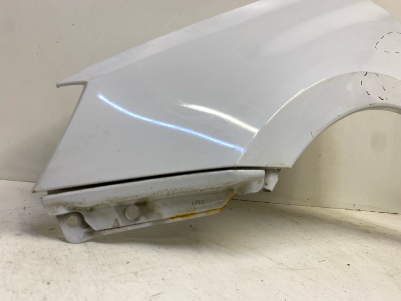 Крыло переднее левое