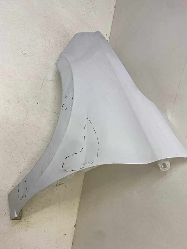 Крыло переднее левое