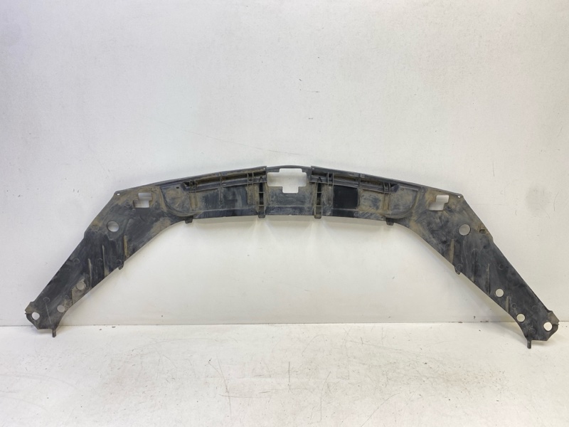 Кожух замка капота