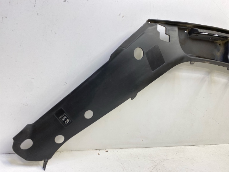 Кожух замка капота