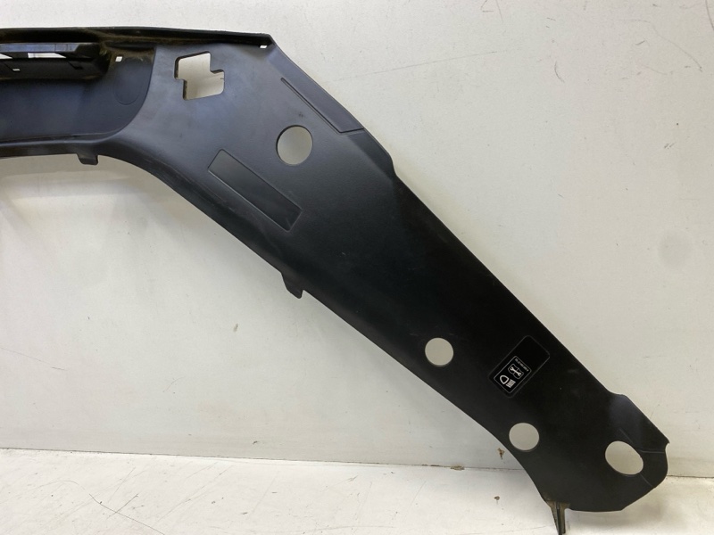 Кожух замка капота