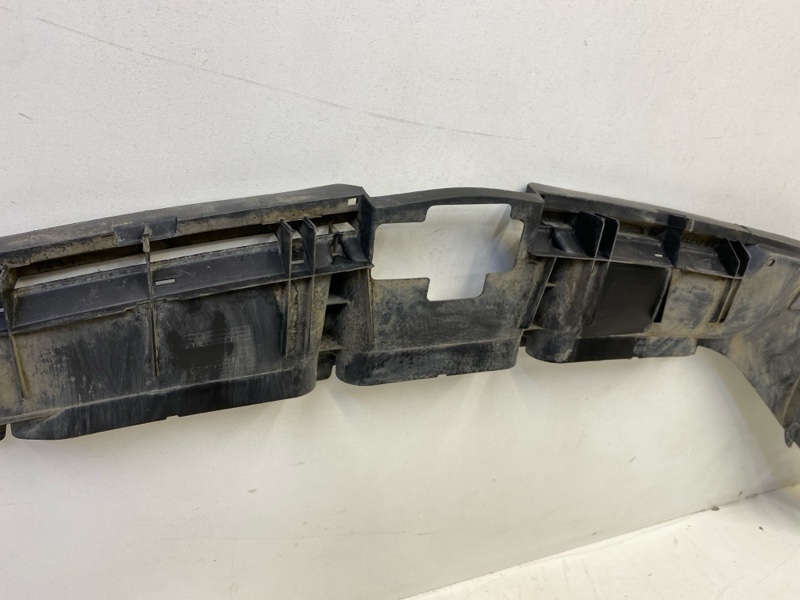 Кожух замка капота