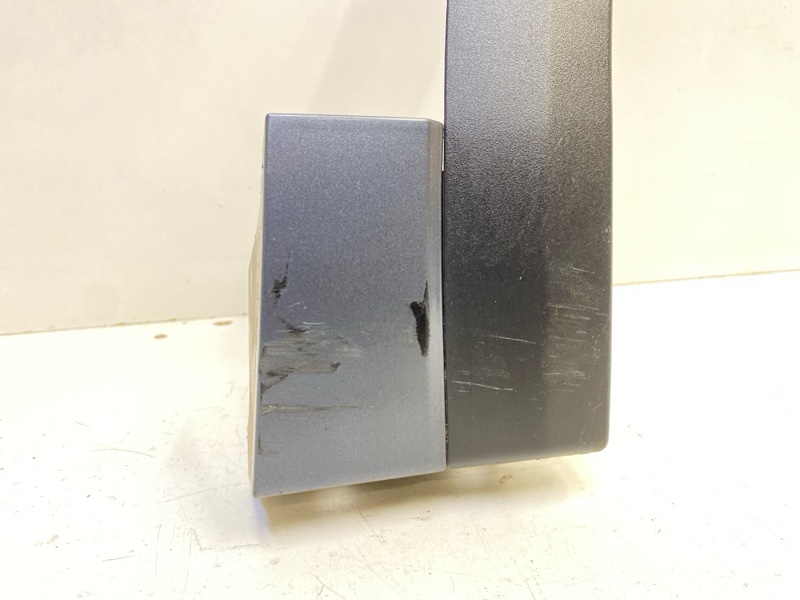 Накладка переднего крыла правого