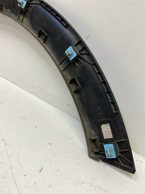 Накладка переднего крыла левого