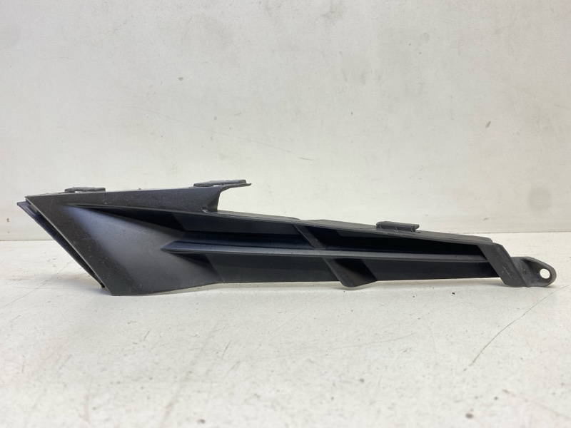 Накладка переднего бампера правая