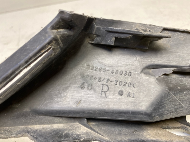 Накладка переднего бампера правая