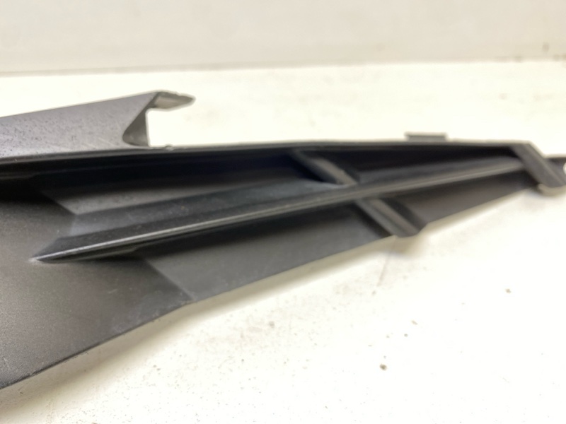 Накладка переднего бампера правая