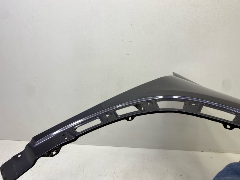 Крыло переднее правое