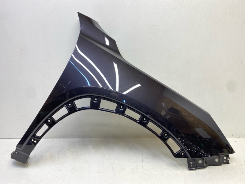 Крыло переднее правое