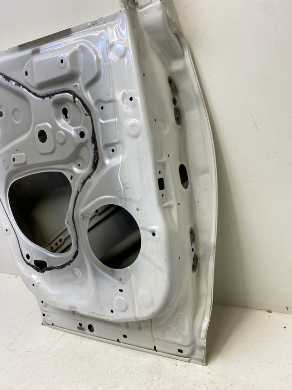 Дверь задняя левая