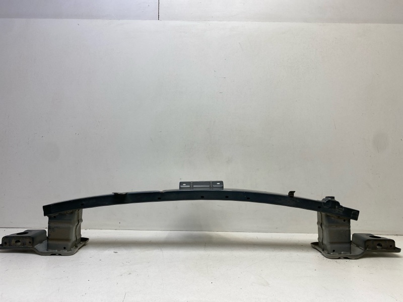 Усилитель переднего бампера