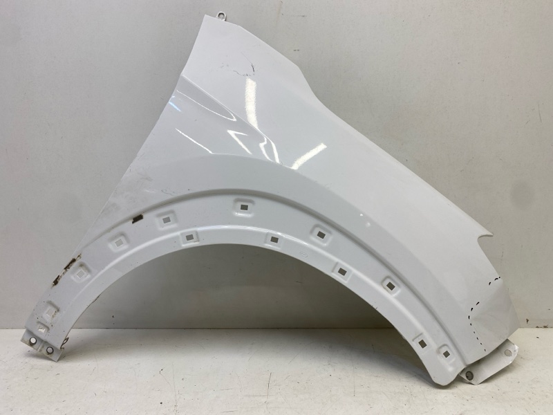 Крыло переднее правое