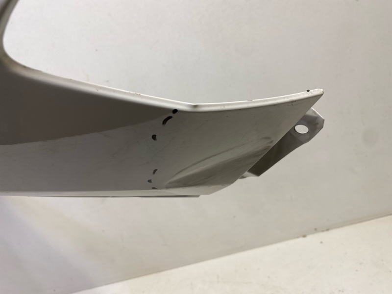 Крыло переднее правое