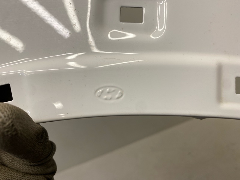 Крыло переднее правое