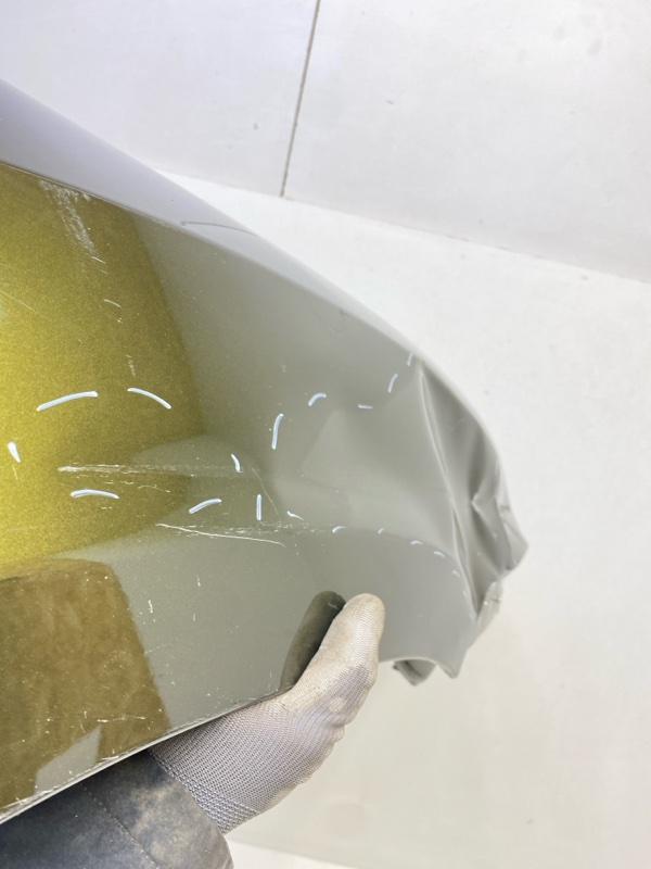 Крыло переднее правое