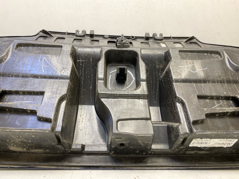 Накладка крышки багажника