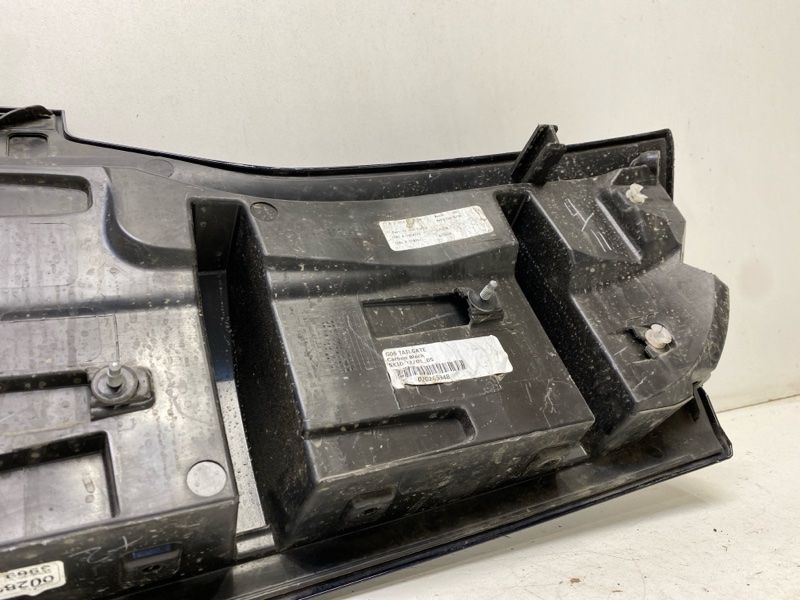 Накладка крышки багажника