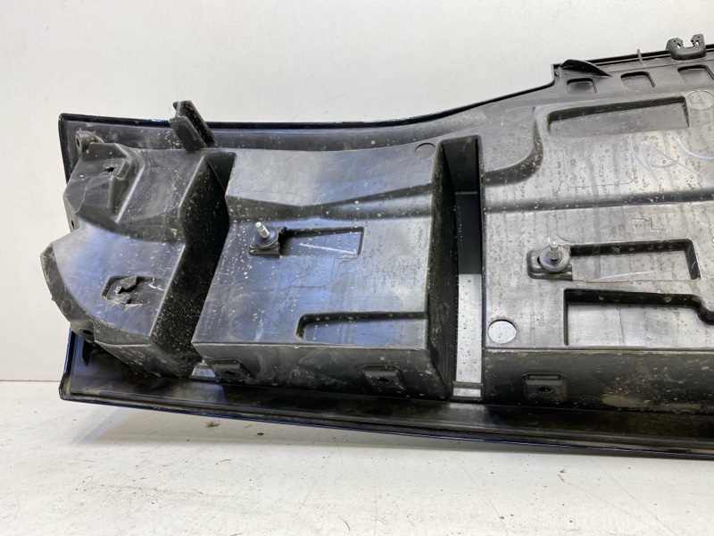 Накладка крышки багажника